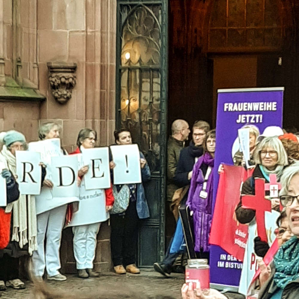 Katholische Frauen - Hoffnung auf Reformen?